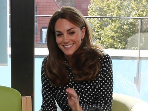 Micsoda darázsdereka van Kate Middletonnak! És milyen csinos megint