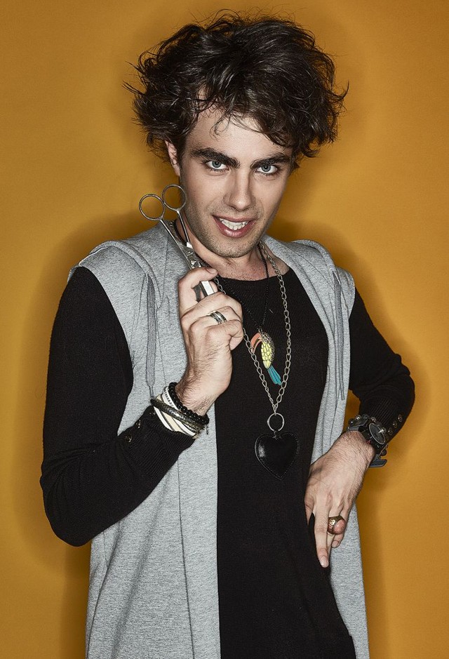 Rada Bálint a fodrászszalon tulajdonosát alakítja