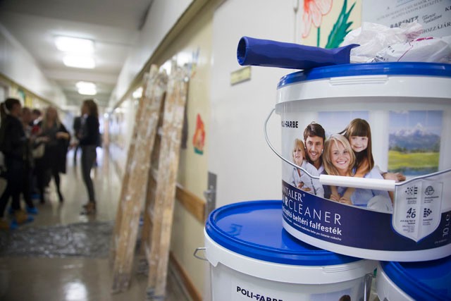 Kórházi osztályok felújításában segített a Poli-Farbe