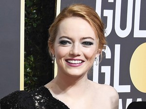 Őrületes rejtett üzenete volt Emma Stone Golden Globe sminkjének