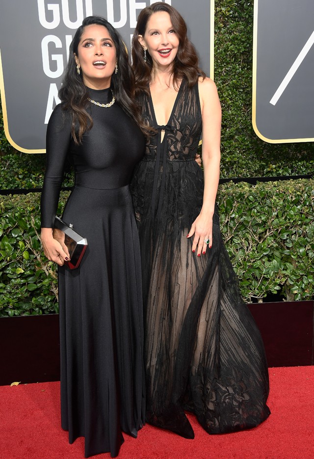 Salma Hayek és Ashley Judd a Golden Globe vörös szőnyegén