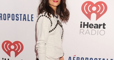 Katie Holmes miniszoknyában!