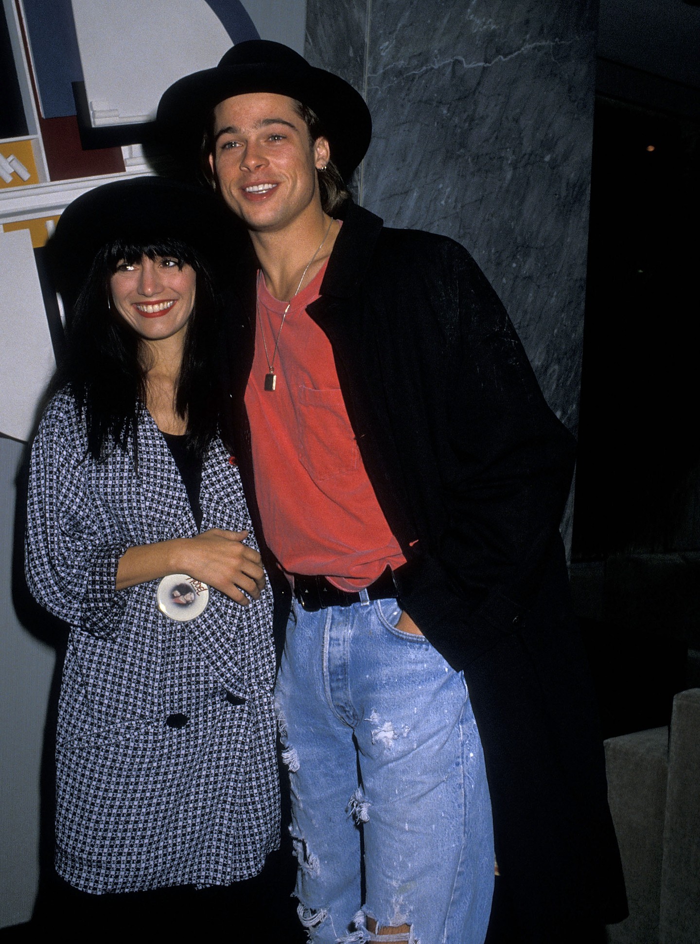 Jill Schoelen és a kalapos Brad 