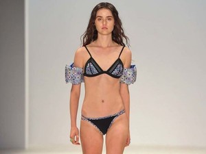 Őrültség vagy sem, itt a divatos karúszó felnőtteknek!