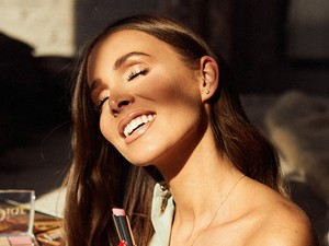 Sydney van den Bosch rajong az overálokért