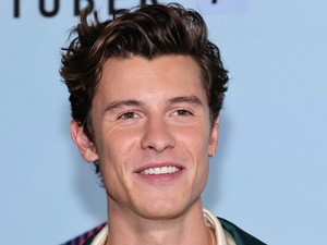 Mi történt Shawn Mendes hajával?