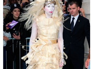 Lady Gaga és az iratmegsemmisítő találkozása