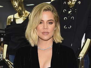 Kismama farmert csakis topless reklámoz a Kardashian-lány