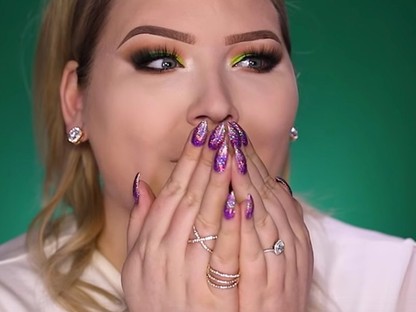 Ilyen Drew Barrymore smink nélkül és tökéletes sminkben