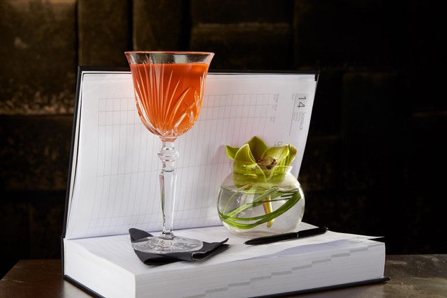 Még csak 21 éves, de már Budapest egyik legjobb koktélbárját irányítja