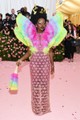 Lupita Nyong`o szivárványszínű Versace ruhája elképesztő volt.