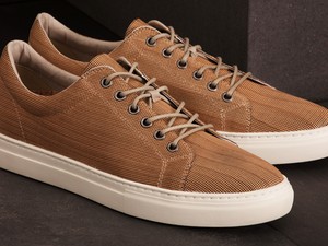 Nem, ez nem átverés, itt az első fa tornacipő