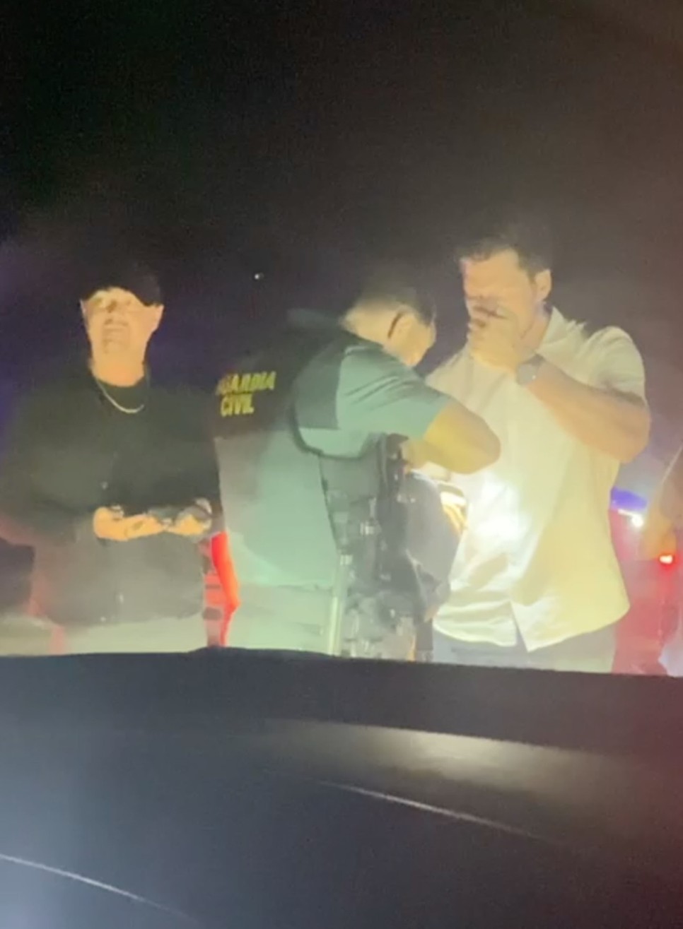 Leonardo DiCaprio higgadtan viselte, hogy igazoltatják és megmotozzák a rendőrök