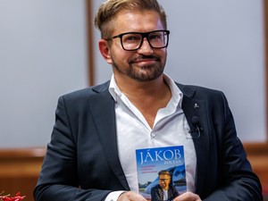 Jákob Zoli: „Nagyon is meg akarok felelni, gyűlölök megbántani másokat és nem szeretek bunkónak tűnni”