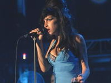 Amy a divatvilágba menekül