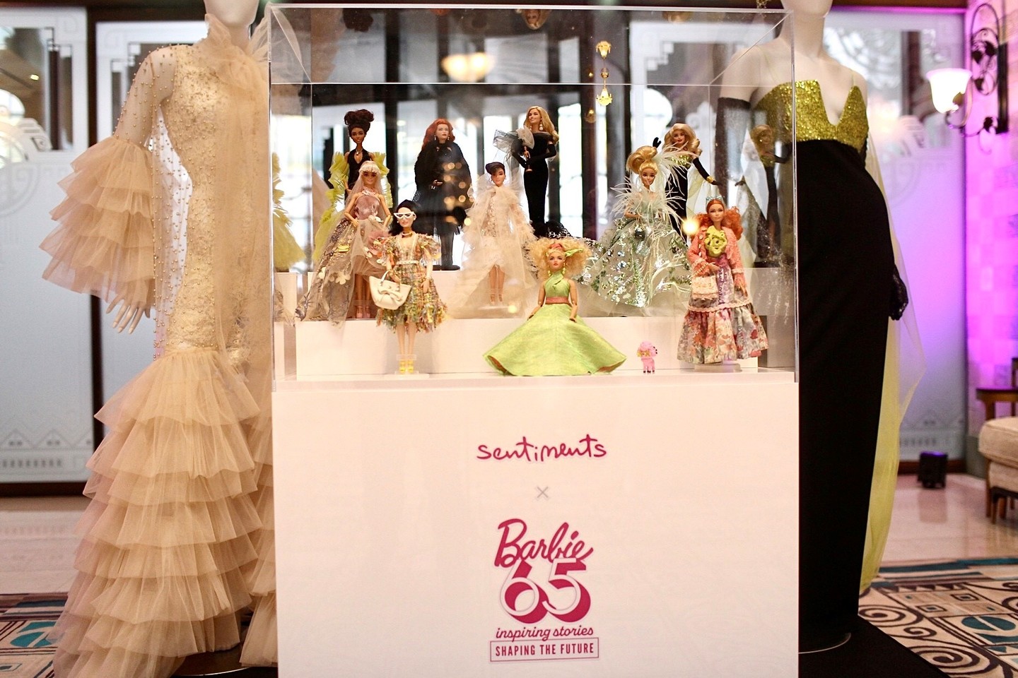 A Barbie baba Sentiments ruhákban parádézott a csodálatos Four Seasons Hotel Greshem Palace-ban