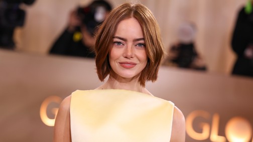 Emma Stone kétrészes szettben villantott hasat a Golden Globe-on, minden porcikájából sugárzik a kifinomultság 