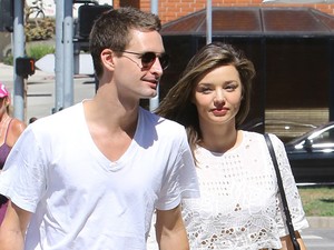 A Snapchat-király eljegyezte az őzike szemű topmodellt