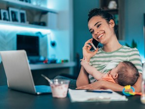 Anyák ítélnek el anyákat pillanatok alatt, és ez nagyon nincs így rendben - Dübörög a mom-shaming, az internet új boszorkányüldözése