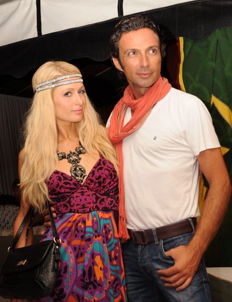 Rafa a Km5 partiján Paris Hiltonnal. Csak úgy spontán jött össze a buli.