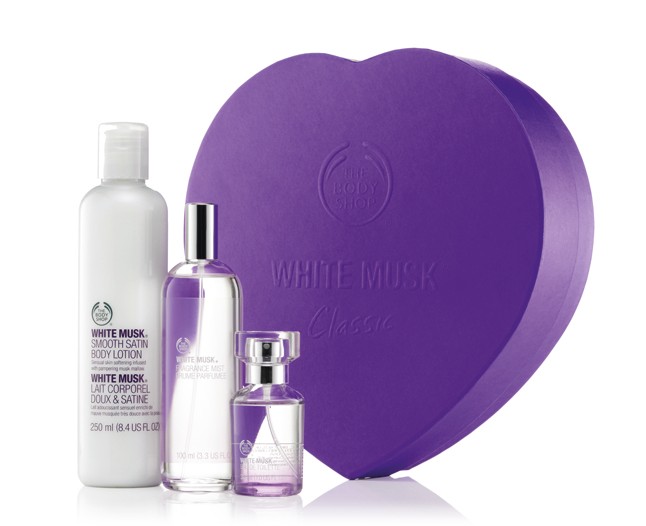 White Musk ajándékcsomag THE BODY SHOP 11990 Ft. Tartalma: White Musk testápoló 250 ml White Musk testpermet 100 ml White Musk edt 30 ml 