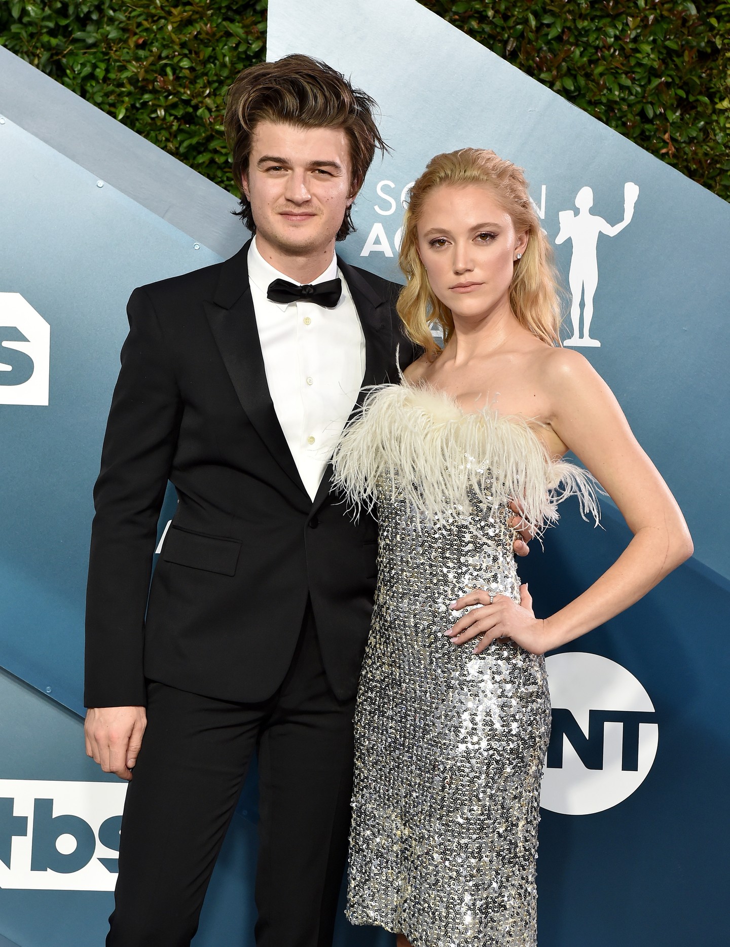 A Steve Harringtont alakító Joe Keery viszonylag sokáig, 2018 és 2023 között alkotott egy párt Maika Monroe színésznővel. Miután elváltak útjaik, állítólag egy éven keresztül randizott Chase Sui Wonders amerikai színésznővel, 2025-ben pedig Sabrina Carpenterrel kerültek egymáshoz közelebb, de hivatalosan egyik kapcsolatot sem erősítette meg. Ami azt jelenti, hogy Steve A Haj Harrington szingli...