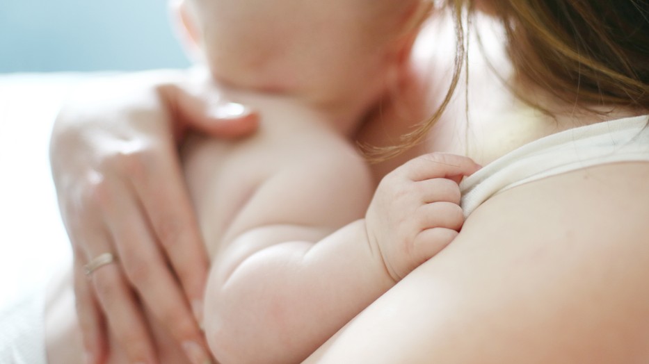 A Katona-módszerrel kiválóan ellenőrizhető, hogy a babának rendben vannak-e a reflexei | Catherine Delahaye