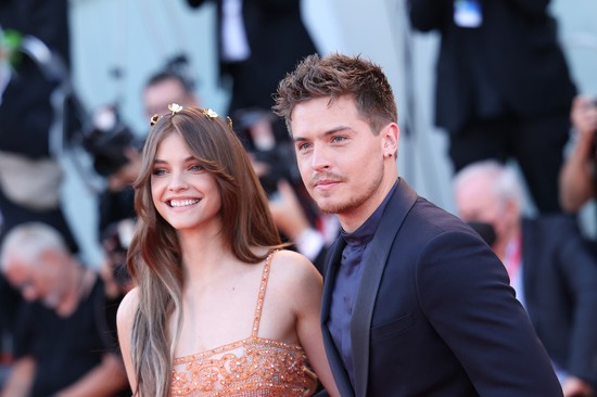 „Felbonthatatlan kötelék” – Palvin Barbara és Dylan Sprouse különleges ékszerrel pecsételték meg szerelmüket