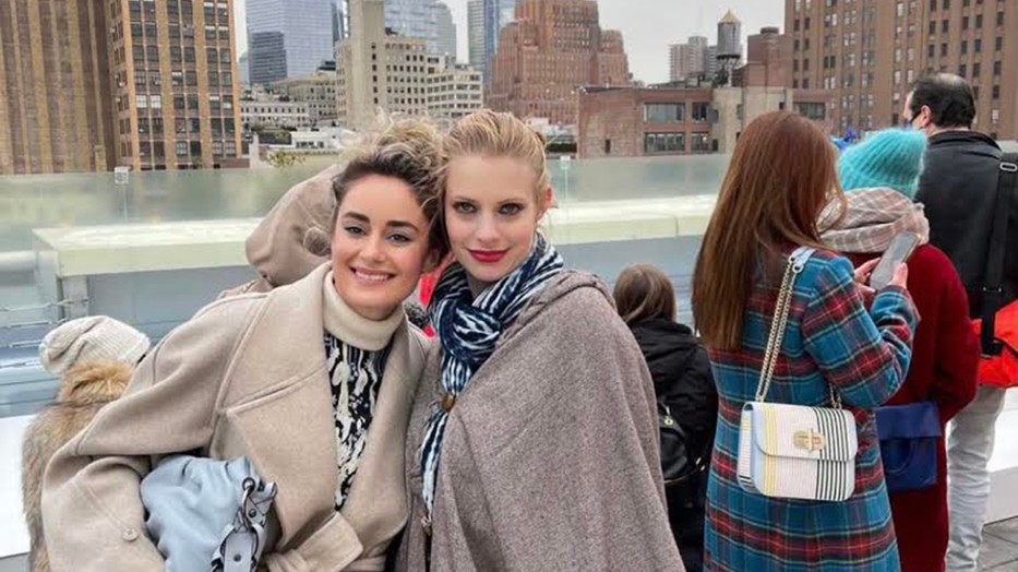 Ravas Lili és Yana Bononi stylist a Flying Solo divatbemutatóján