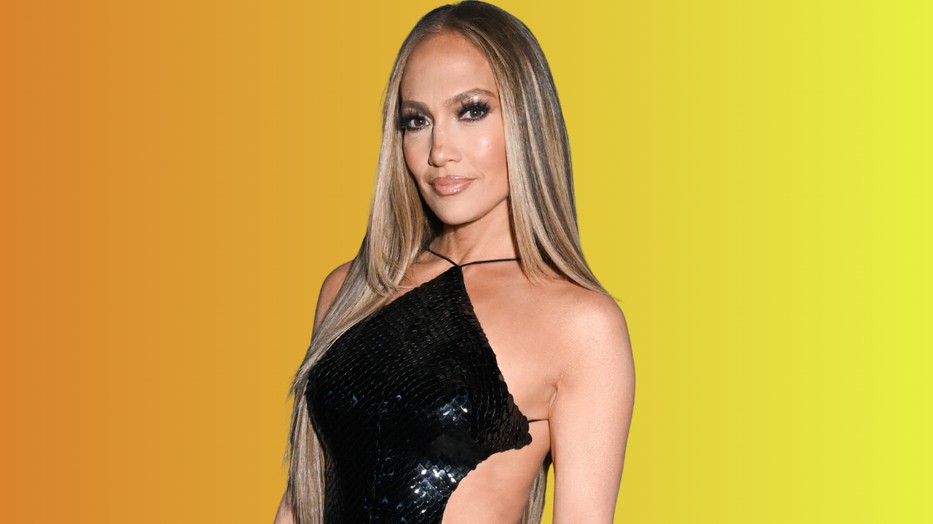 Jennifer Lopez egy álomszép szülinapi tortával ünnepelte meg, hogy 56 éves lett