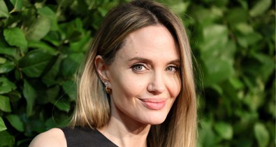 Angelina Jolie melltartó nélkül vonult végig a vörös szőnyegen, csak úgy árad belőle a felszabadultság