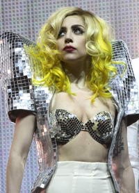 lady-gaga-02-200x-d0000573246d8d04bfe29.jpg