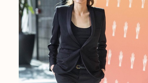 Angelina Jolie ismét feketében!