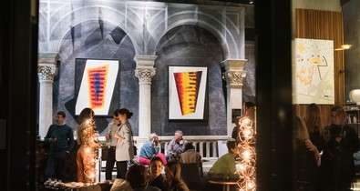 Grandiózus neoavantgárd festményekkel vár a hatodik Art Corner