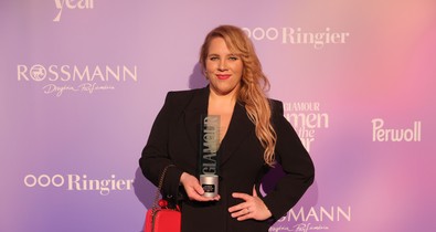 Tóth Vera egyedül érkezett a GLAMOUR gálára, és jó oka volt rá