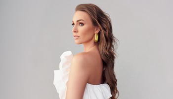 Sydney van den Bosch káprázatos kreációban lopta el a show-t a GLAMOUR Women of the Year gálán