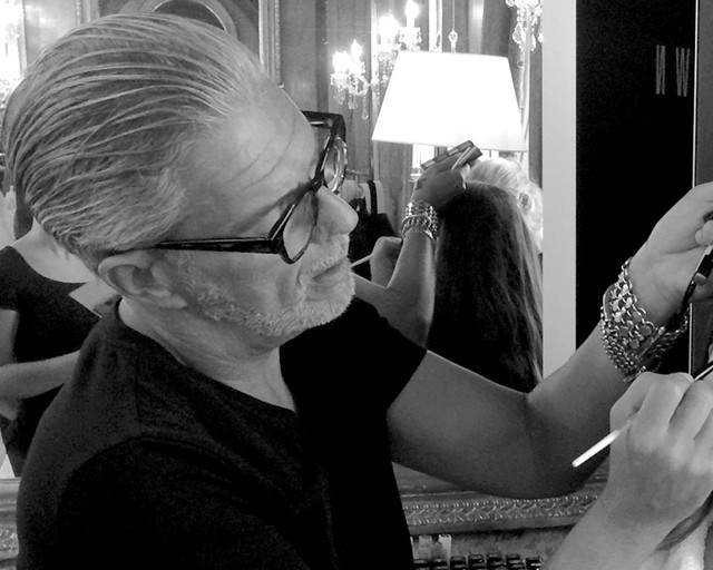 ˝Attól leszel igazán trendi, ha jól érzed magad a bőrödben!˝ - A Bobbi Brown sminkmesterével, Eduardo Ferreira-val beszélgettünk!