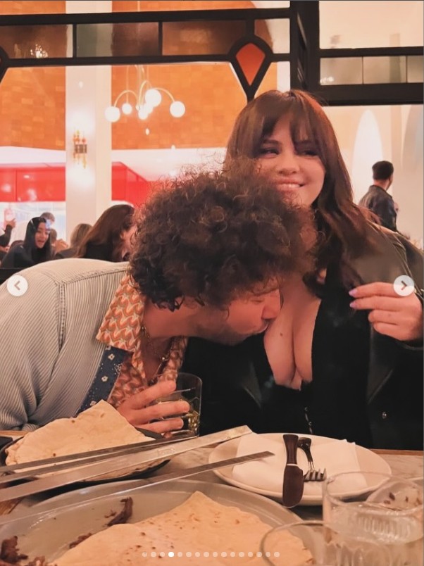 Selena Gomez és Benny Blanco zavarbaejtő szituációt örökítettek meg