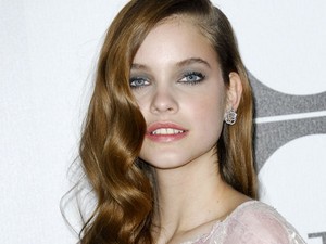 Palvin Barbara a Golden Globe-gálán