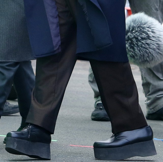 Robert De Niro speciális cipőben