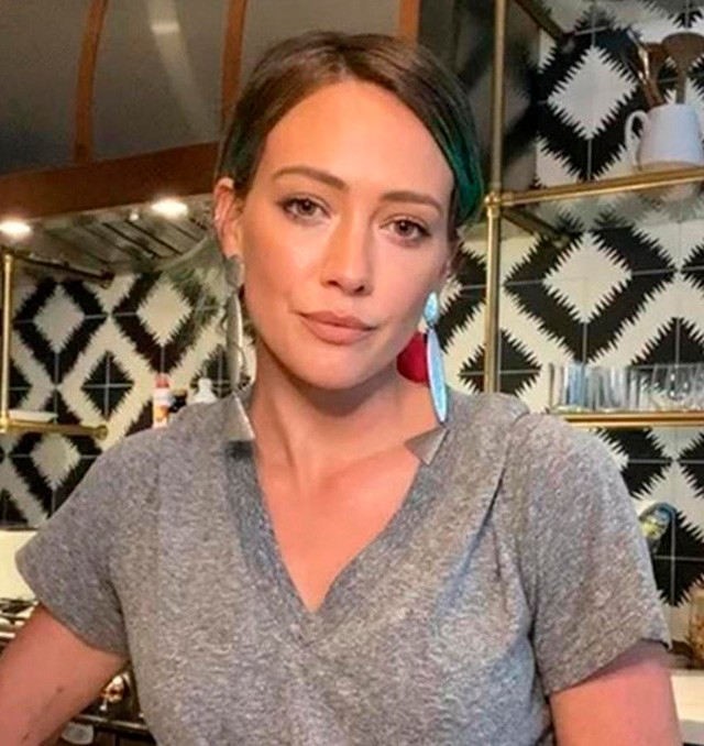 Mi csak ettünk, Hilary Duff pedig így kigyúrta magát a karantén alatt