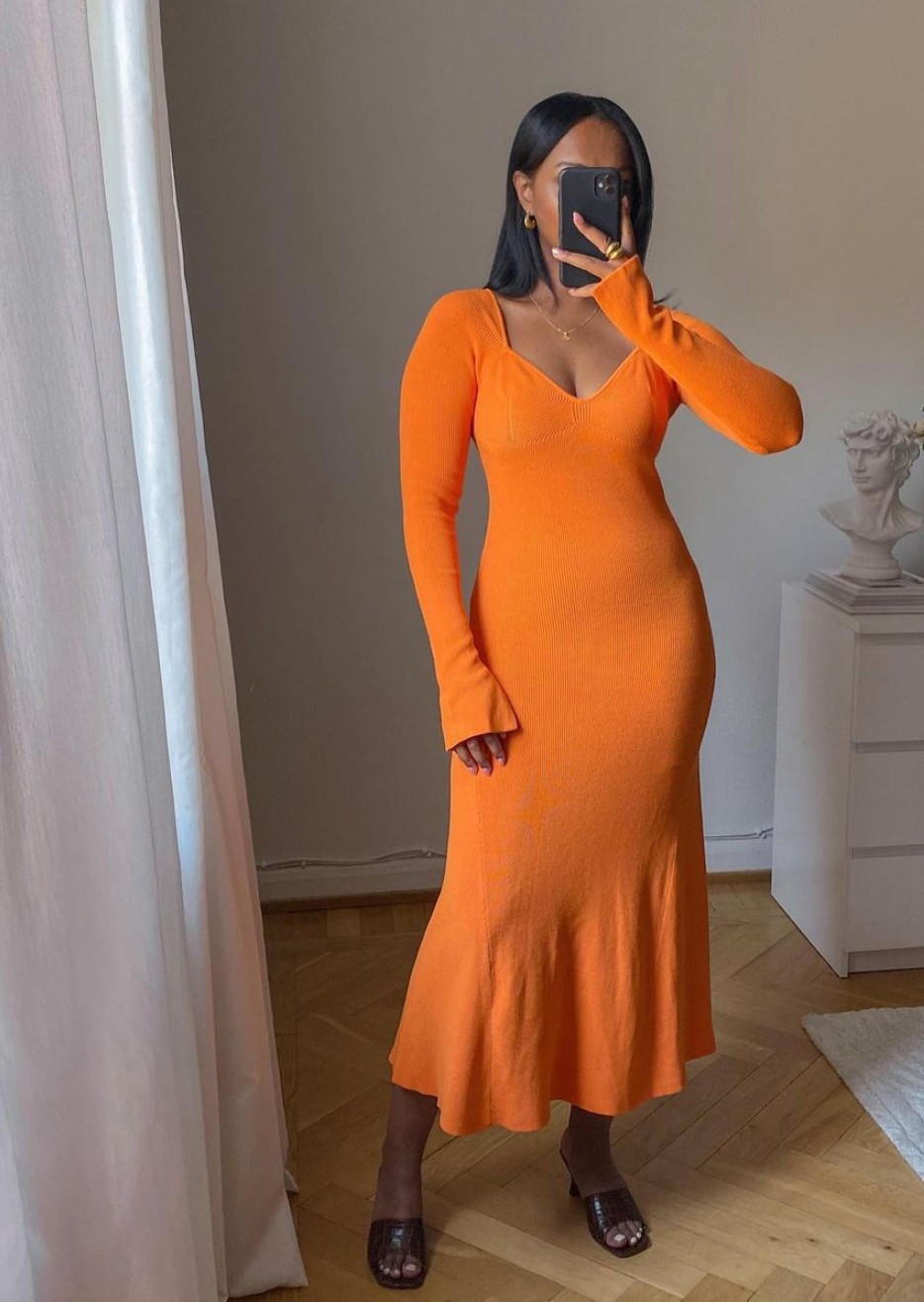 A kevésbé bevállalós cipő szín klasszikus egyéniségeknek.