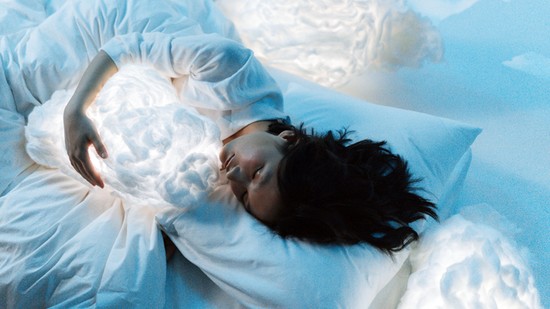 A legnagyobb hiba, amit elkövethetsz a párnáddal: a minőségi alvás gyilkosa, ha nem figyelsz erre a részletre