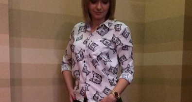 Szuper cicás ing Lola kedvence