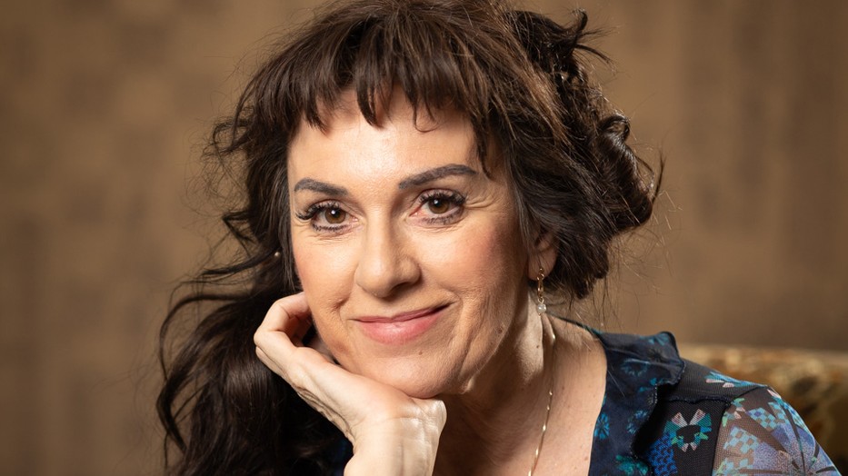 Dr. Piczkó Katalin pszichiáter, szervezetfejlesztő, coach, párkapcsolati szakértő, aki harminc éve oktat párkapcsolati témában, és pszichológiai témákat feldolgozó színházi előadásokon keresztül szólítja meg a párokat