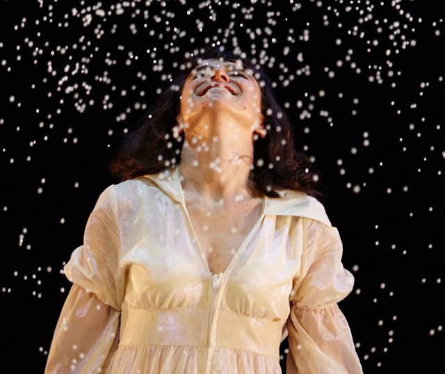 Kultúrprogram októberre: Kortárs táncdarab mesél a női személyiségfejlődés fázisairól