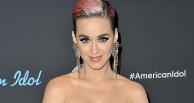 Katy Perry ki merte mondani Meghan Markle ruhájáról, amit a fél világ gondol