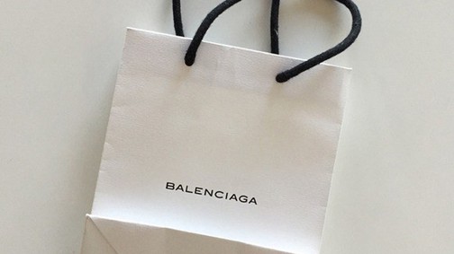 Luxus ikeás zsák? Felejtsd el! 300 ezerét sózna rád egy sima bevásárló tasakot a Balenciaga