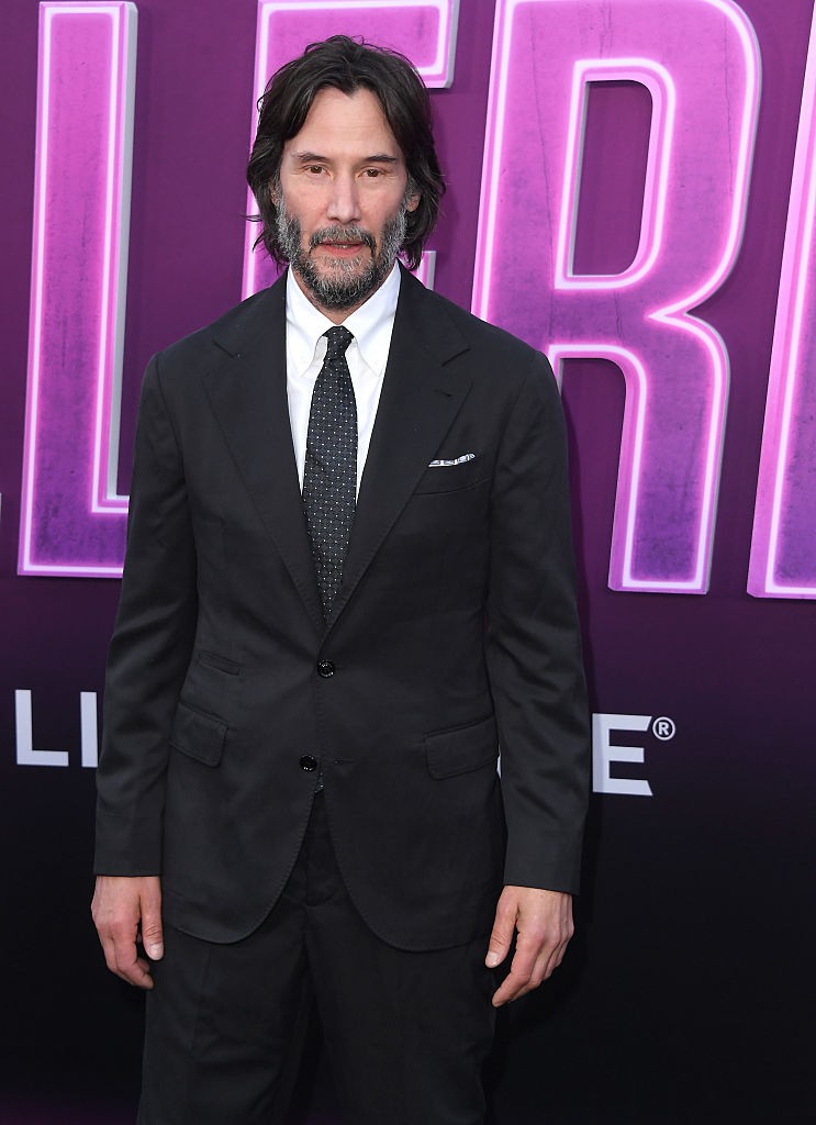 Tragikus oka van annak, hogy Keanu Reeves végül nem nevelt gyermekeket. Korábbi párja, Jennifer Syme halva hozta világra közös gyermeküket. Később a színésznő egy tragikus autóbalesetben életét is vesztette, ez a két megrázó esemény pedig valószínűleg rányomta a bélyegét Keanu Reeves egész életére. 