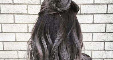 A szürke ombre haj a legmenőbb trend most